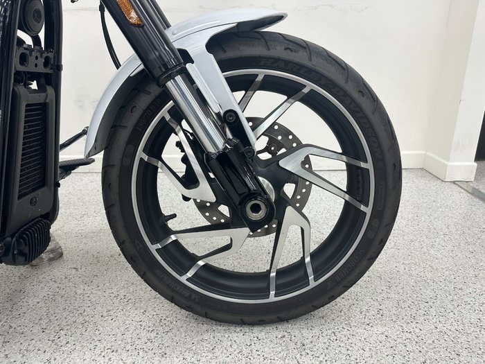2021 Harley-davidson FLSB SPORT GLIDE White