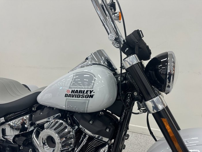 2021 Harley-davidson FLSB SPORT GLIDE White