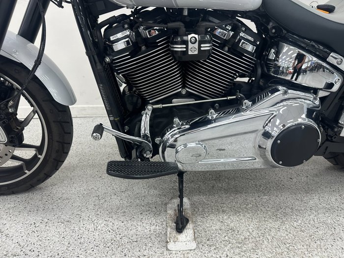 2021 Harley-davidson FLSB SPORT GLIDE White