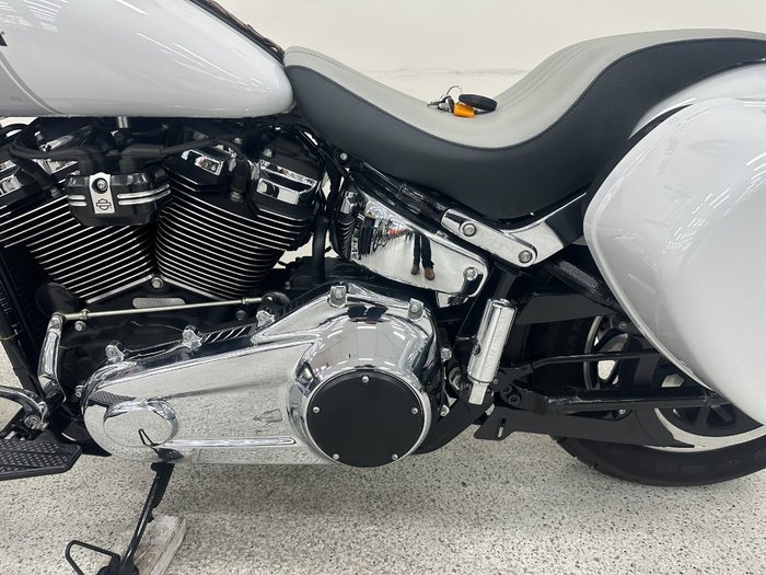 2021 Harley-davidson FLSB SPORT GLIDE White