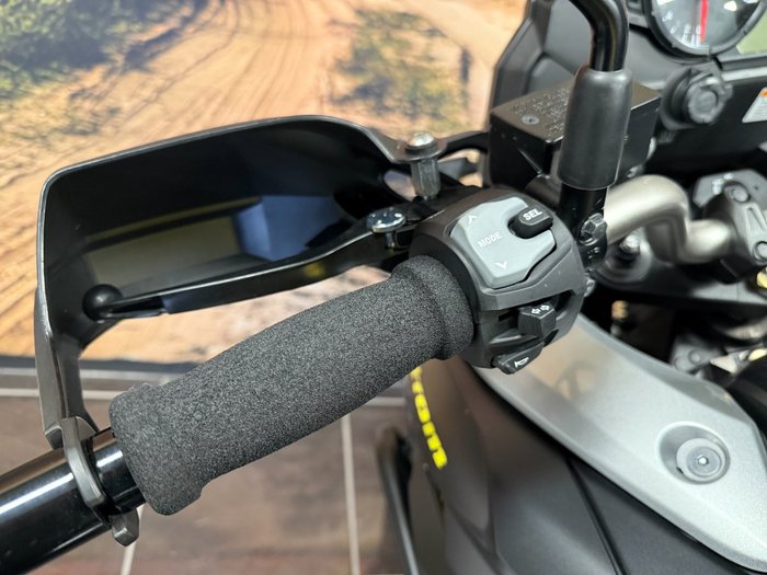 2017 Suzuki V-STROM 1000 (ABS) (DL1000A) YELLOW