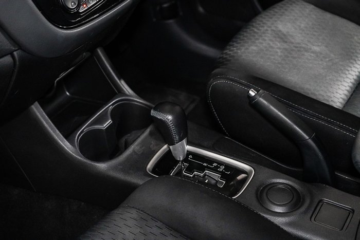 2014 Mitsubishi Outlander ES