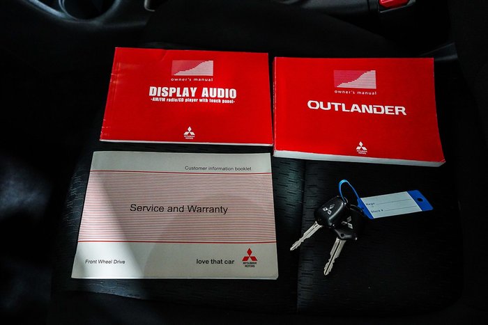 2014 Mitsubishi Outlander ES