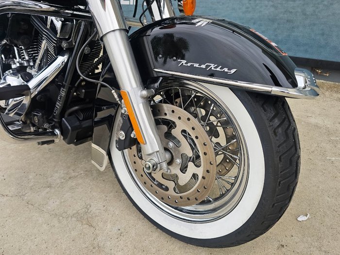2013 HARLEY-DAVIDSON FLHR ROAD KING Black