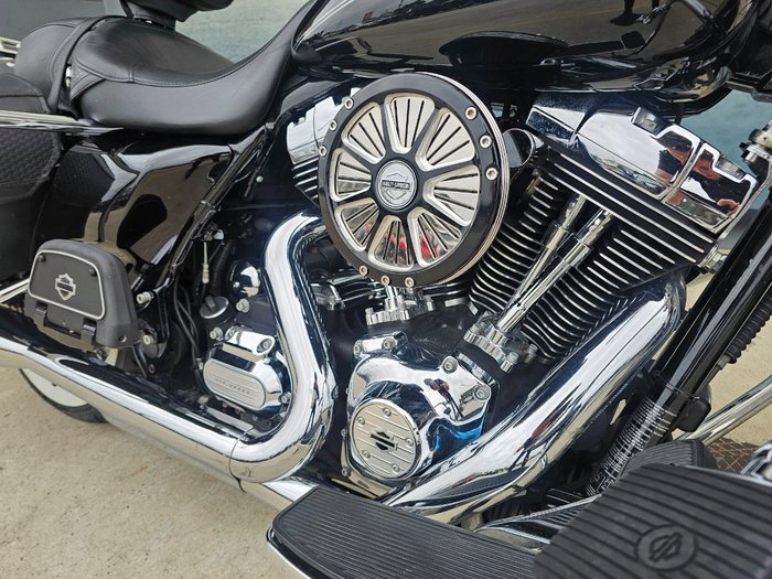 2013 HARLEY-DAVIDSON FLHR ROAD KING Black