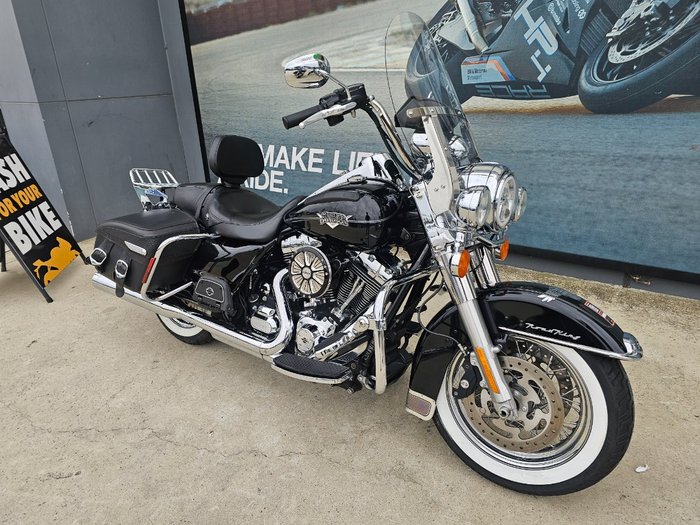 2013 HARLEY-DAVIDSON FLHR ROAD KING Black
