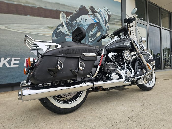 2013 HARLEY-DAVIDSON FLHR ROAD KING Black
