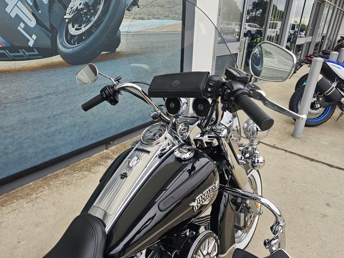 2013 HARLEY-DAVIDSON FLHR ROAD KING Black