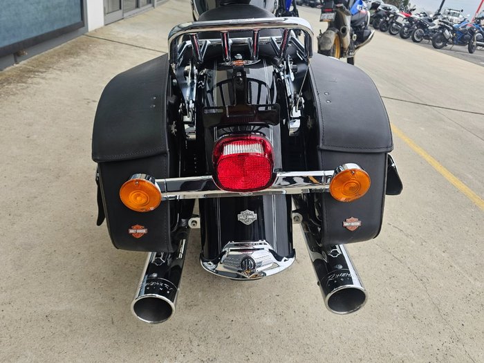 2013 HARLEY-DAVIDSON FLHR ROAD KING Black