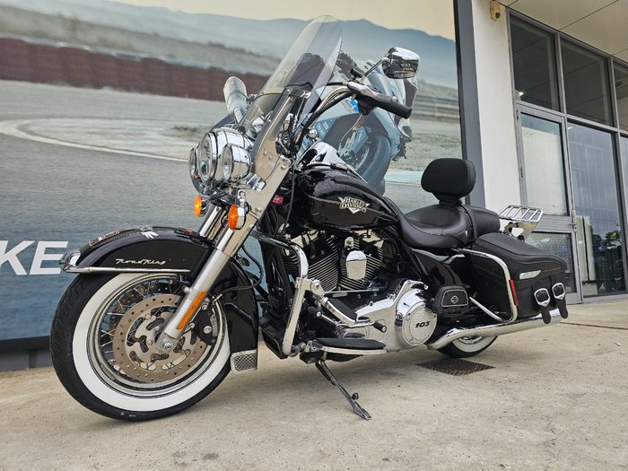 2013 HARLEY-DAVIDSON FLHR ROAD KING Black