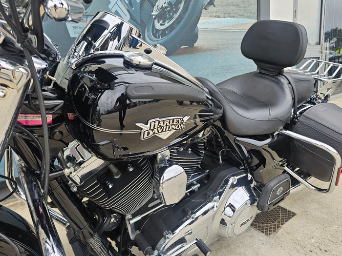 2013 HARLEY-DAVIDSON FLHR ROAD KING Black