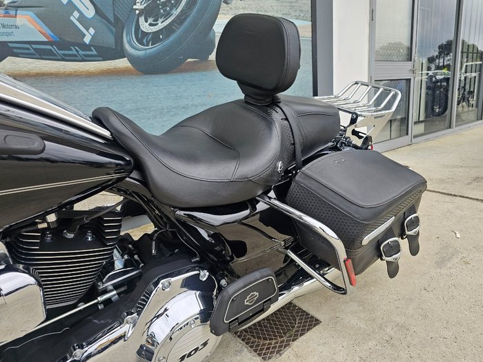 2013 HARLEY-DAVIDSON FLHR ROAD KING Black