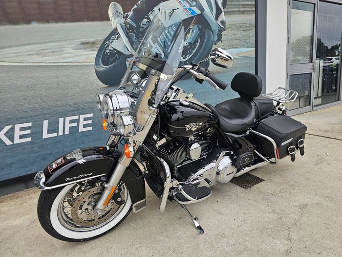 2013 HARLEY-DAVIDSON FLHR ROAD KING Black