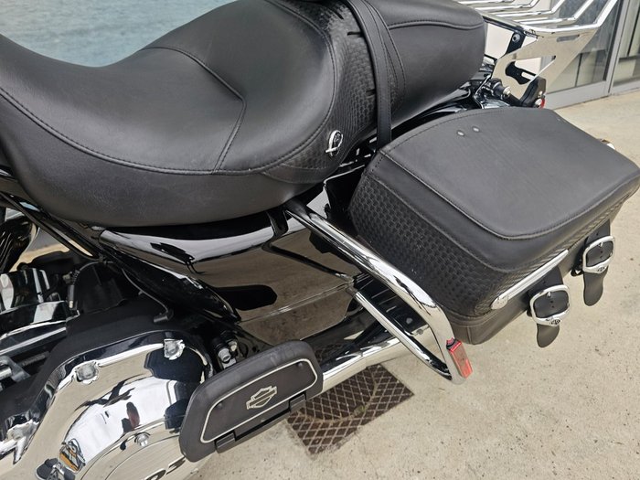 2013 HARLEY-DAVIDSON FLHR ROAD KING Black