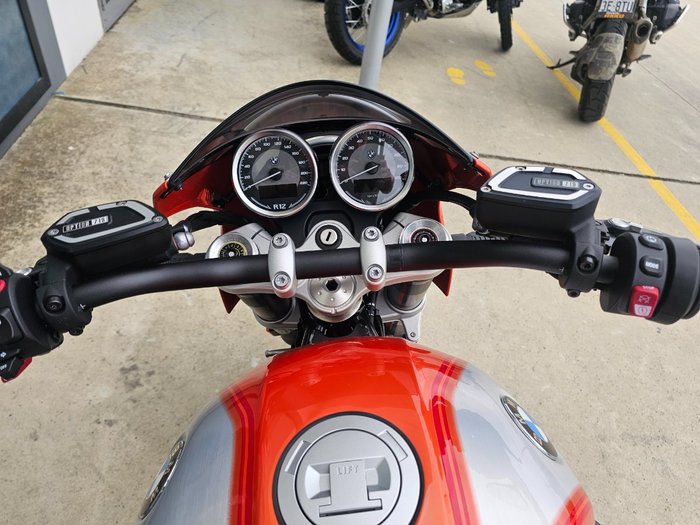 2025 BMW Motorrad R 12 S Orange