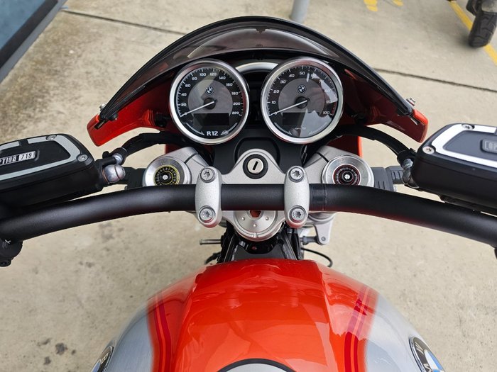 2025 BMW Motorrad R 12 S Orange