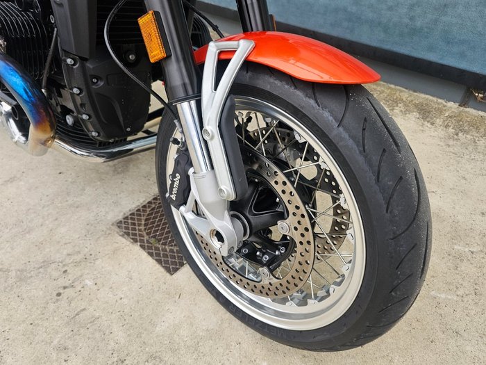 2025 BMW Motorrad R 12 S Orange