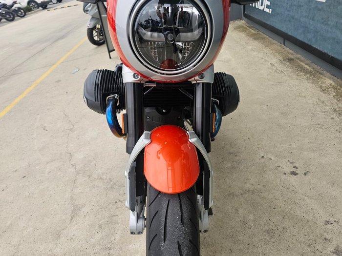 2025 BMW Motorrad R 12 S Orange