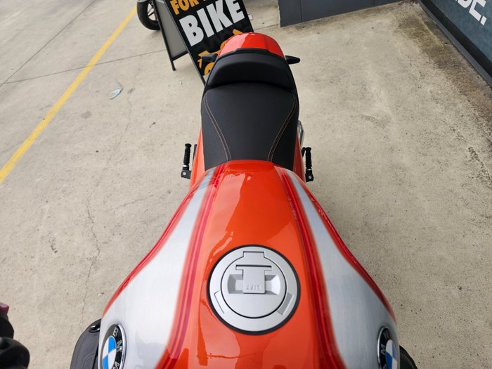 2025 BMW Motorrad R 12 S Orange
