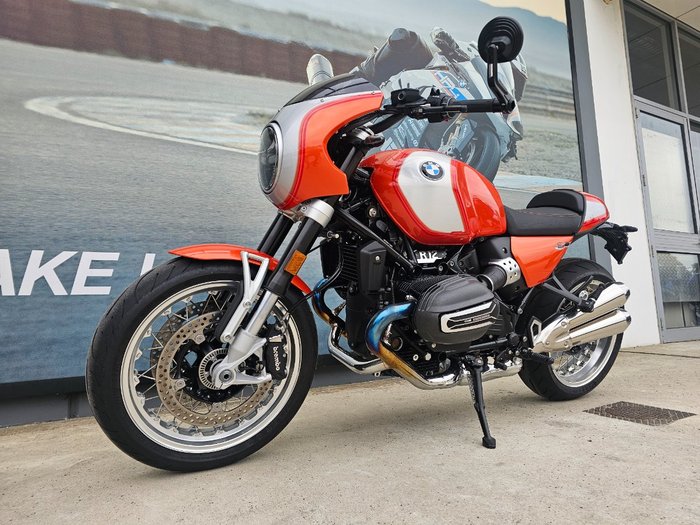 2025 BMW Motorrad R 12 S Orange