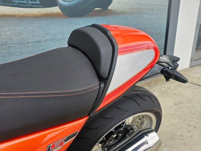 2025 BMW Motorrad R 12 S Orange