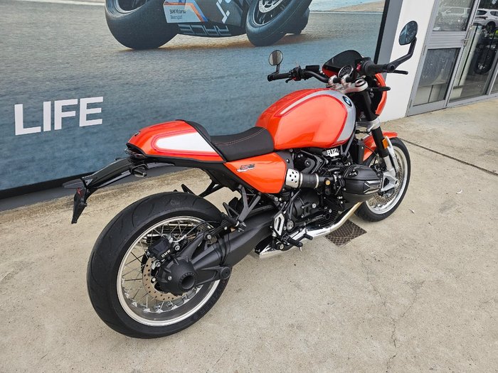 2025 BMW Motorrad R 12 S Orange