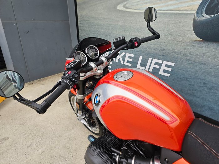 2025 BMW Motorrad R 12 S Orange