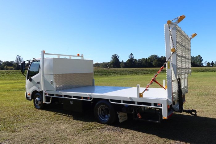 2016 Hino 300 Series – 717