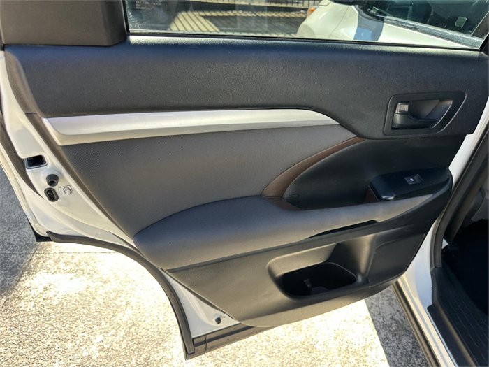 2015 TOYOTA KLUGER GX (4x2)