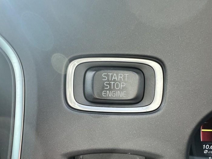2017 Volvo V40 Cross Country T5 Inscription