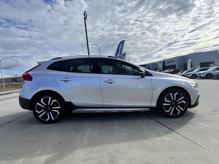 2017 Volvo V40 Cross Country T5 Inscription