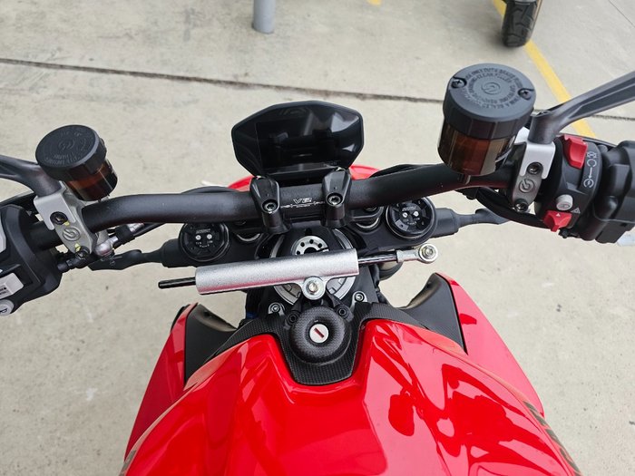 2024 DUCATI STREETFIGHTER V2 Red