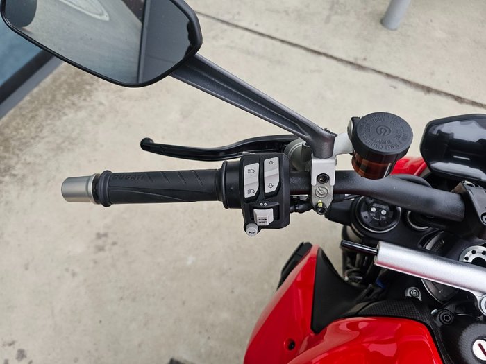 2024 DUCATI STREETFIGHTER V2 Red
