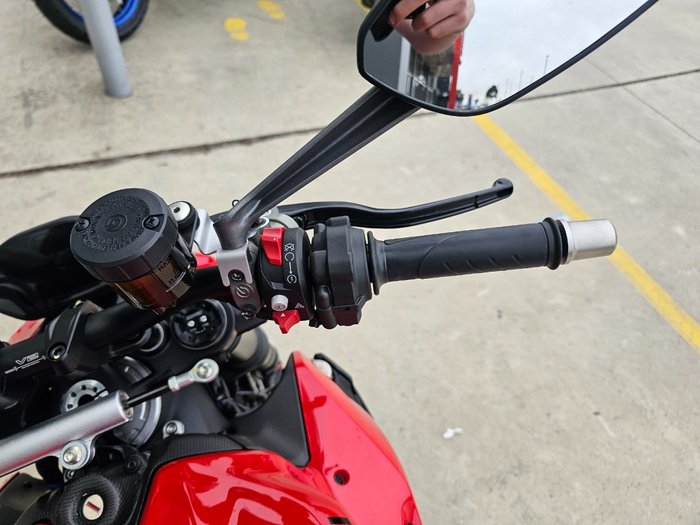 2024 DUCATI STREETFIGHTER V2 Red