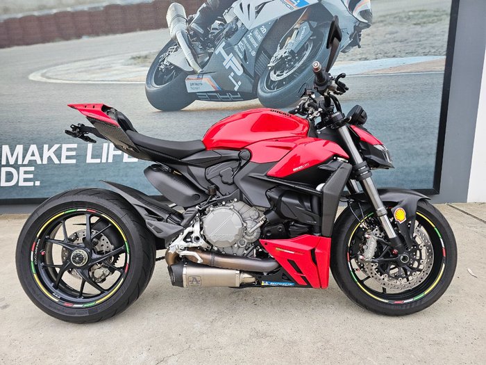 2024 DUCATI STREETFIGHTER V2 Red