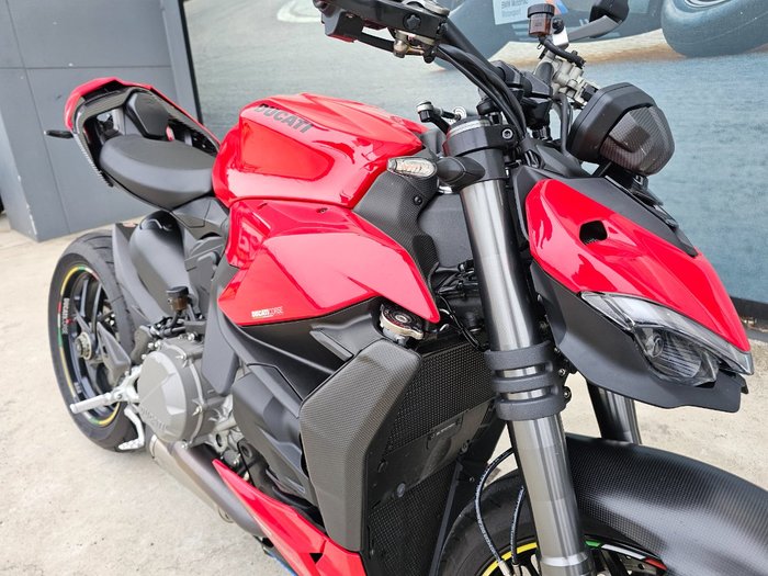2024 DUCATI STREETFIGHTER V2 Red