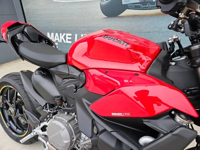 2024 DUCATI STREETFIGHTER V2 Red