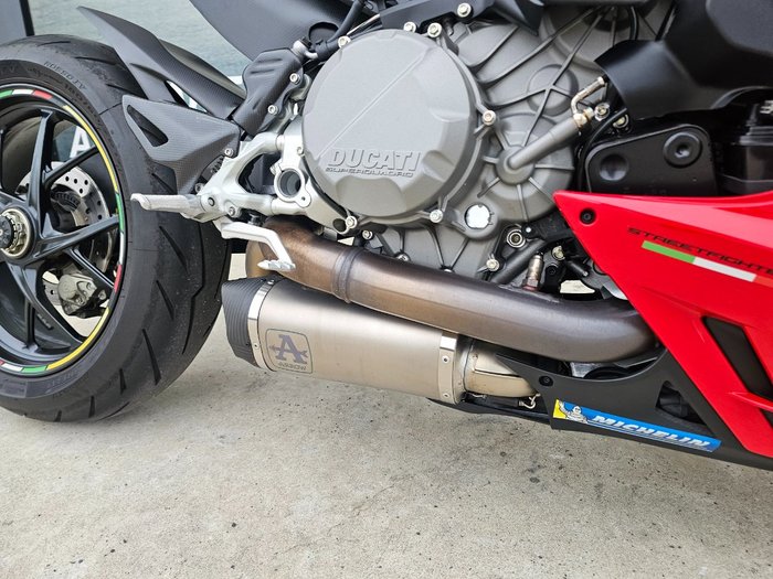 2024 DUCATI STREETFIGHTER V2 Red