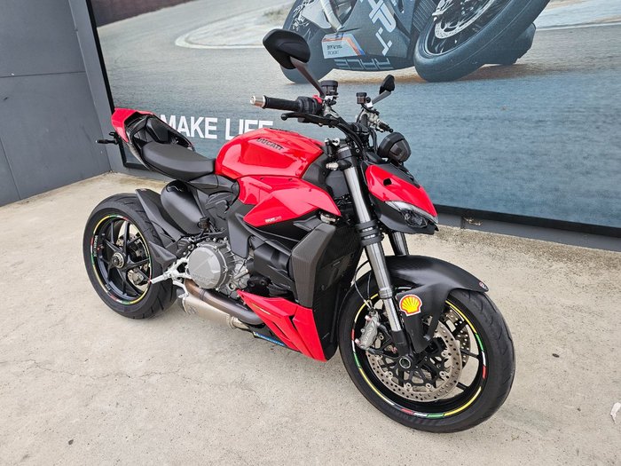 2024 DUCATI STREETFIGHTER V2 Red