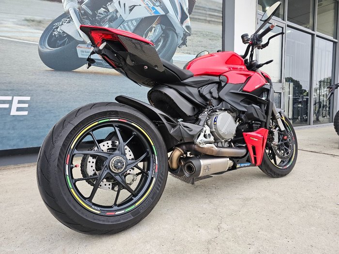 2024 DUCATI STREETFIGHTER V2 Red