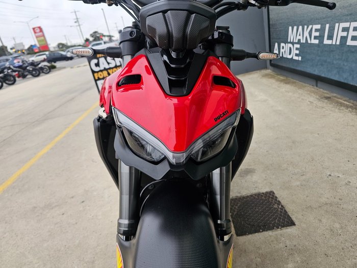 2024 DUCATI STREETFIGHTER V2 Red