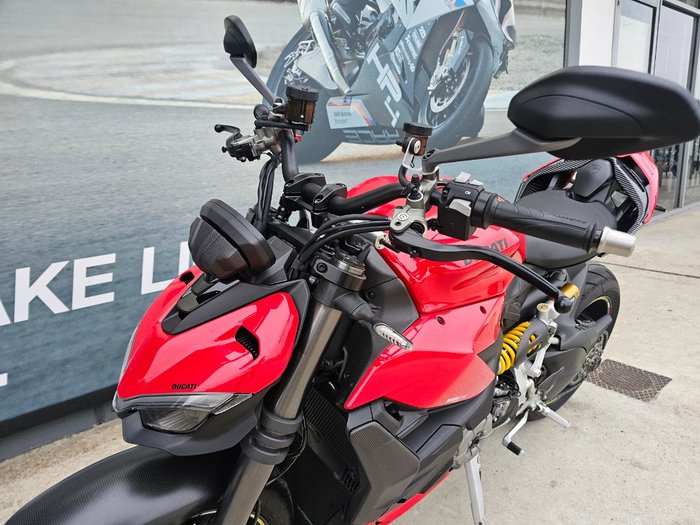 2024 DUCATI STREETFIGHTER V2 Red