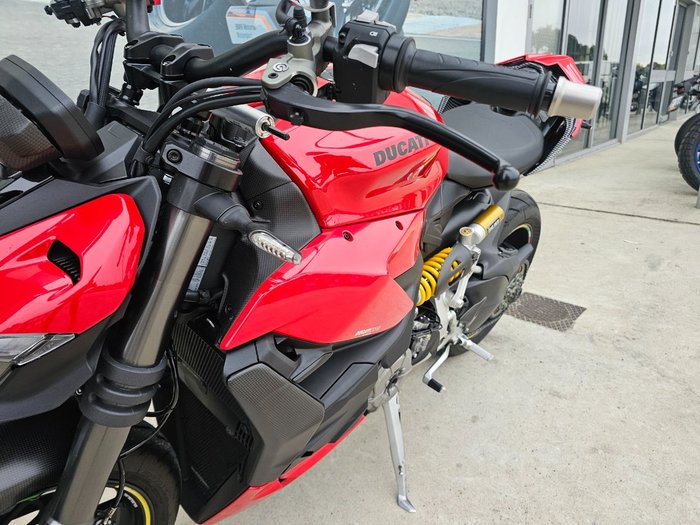 2024 DUCATI STREETFIGHTER V2 Red