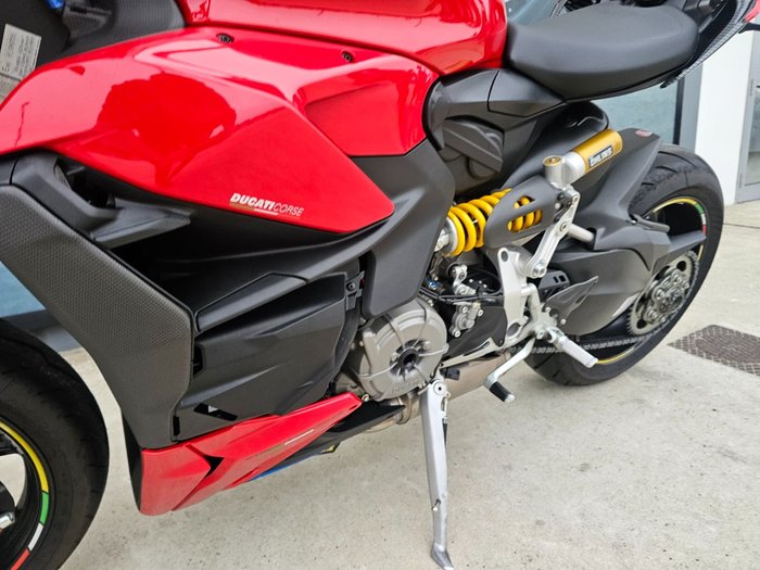 2024 DUCATI STREETFIGHTER V2 Red