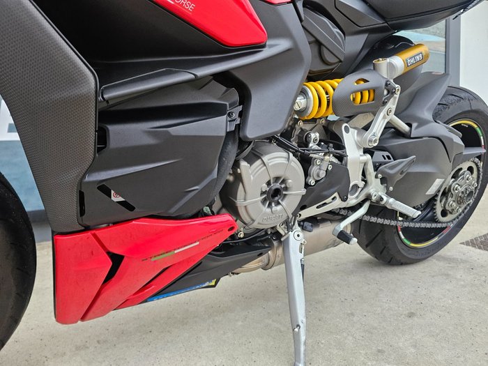 2024 DUCATI STREETFIGHTER V2 Red