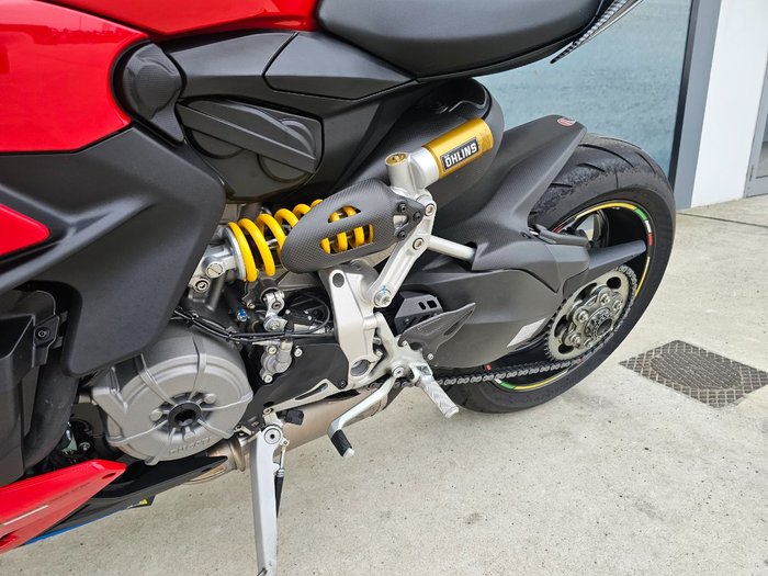 2024 DUCATI STREETFIGHTER V2 Red