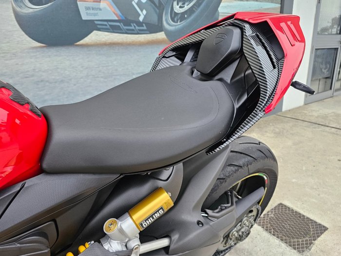 2024 DUCATI STREETFIGHTER V2 Red