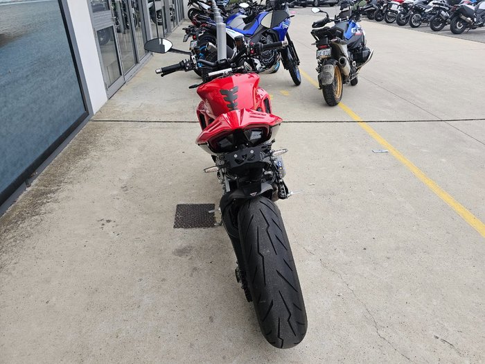 2024 DUCATI STREETFIGHTER V2 Red