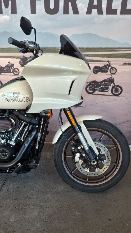 2023 Harley-davidson FXLRST LOW RIDER ST (117) WHITE SAND PEARL