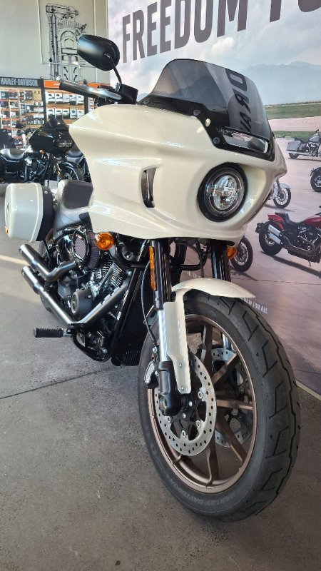 2023 Harley-davidson FXLRST LOW RIDER ST (117) WHITE SAND PEARL